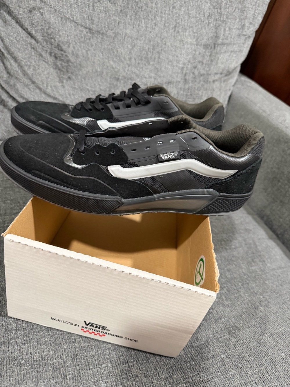 Vans Skate AVE 2.0 Shoes Mens Size 9 Euro 42 - Black New in Box